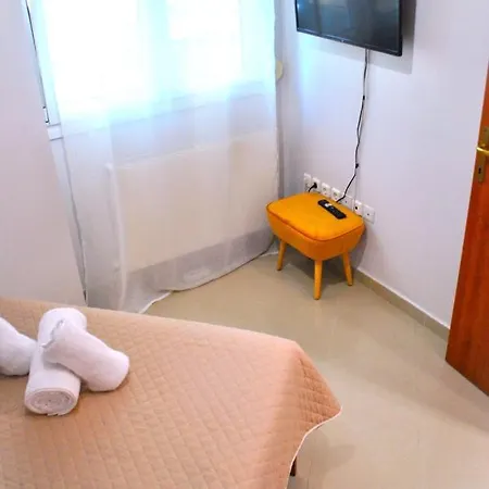 Penny's Luxury * Thessaloníki